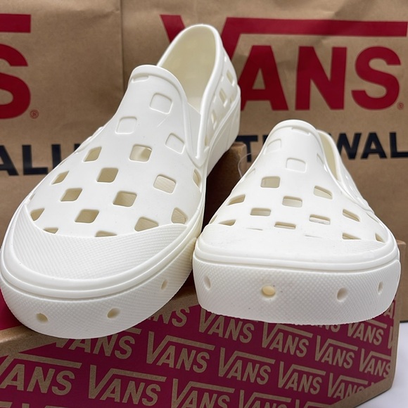 Vans Men’s Slip-On Trk Marshmallow
VN0A5HF8FS8
Sneakers - Picture 6 of 16